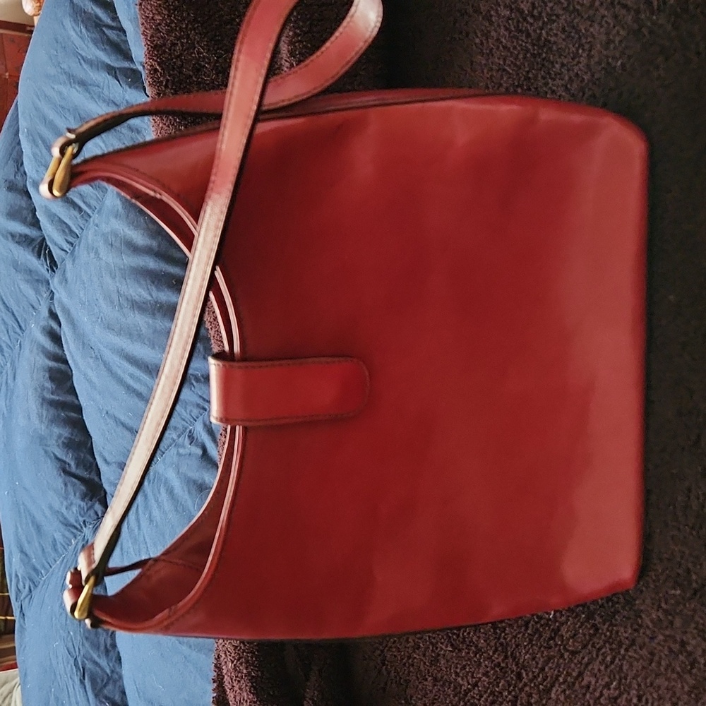 Red Brahmin Leather Rurse